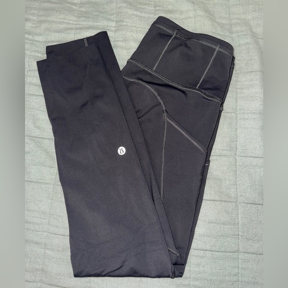 Lululemon Fast & Free 23 or 25” with pockets Graphite Grey
Size 4 - Picture 1 of 3